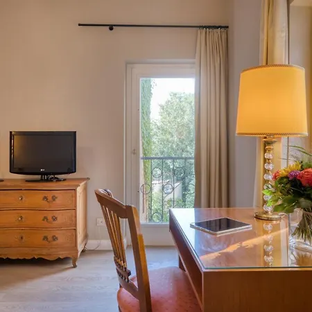 Eisenhut Otel