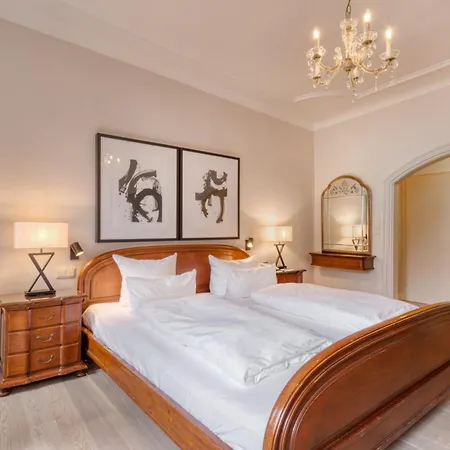 Eisenhut Otel