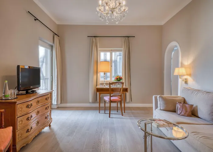 Ξενοδοχείο Eisenhut 4*